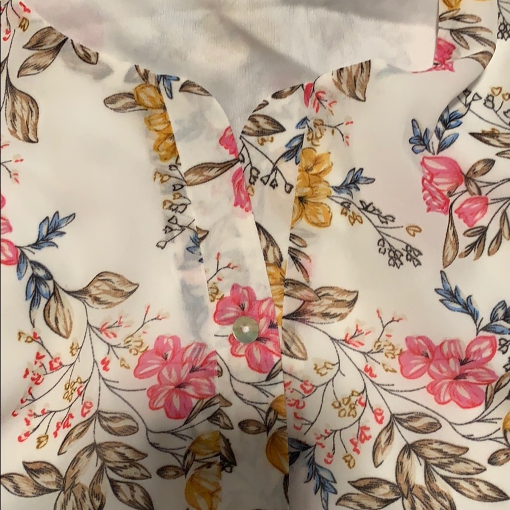- LAST 2️⃣ 💐WHITE FLORAL DRESS💐 - Picture 4 of 4